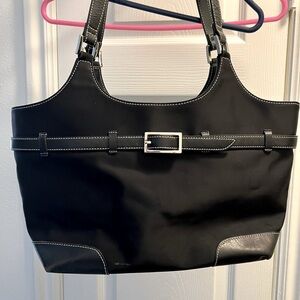 MAXX NEW YORK. Black shoulder bag.